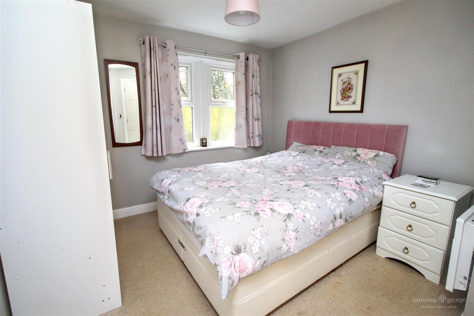 Pryor Close, Tilehurst, Reading